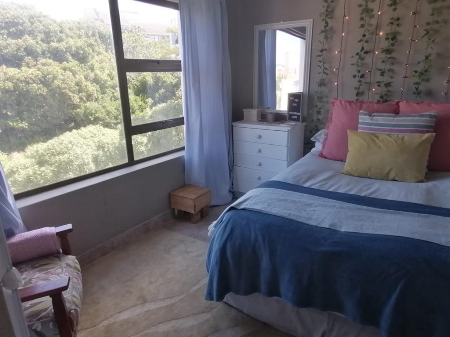 8 Bedroom Property for Sale in Paradise Beach Eastern Cape